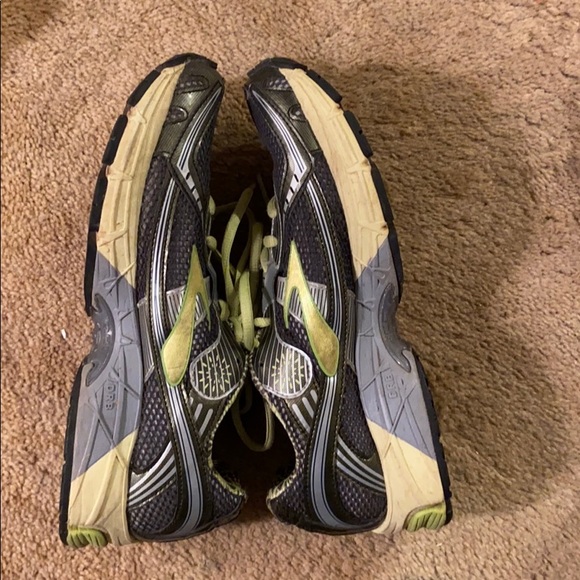 Brooks grey & green Ravenna  sneakers Size 9.5 - Picture 4 of 4